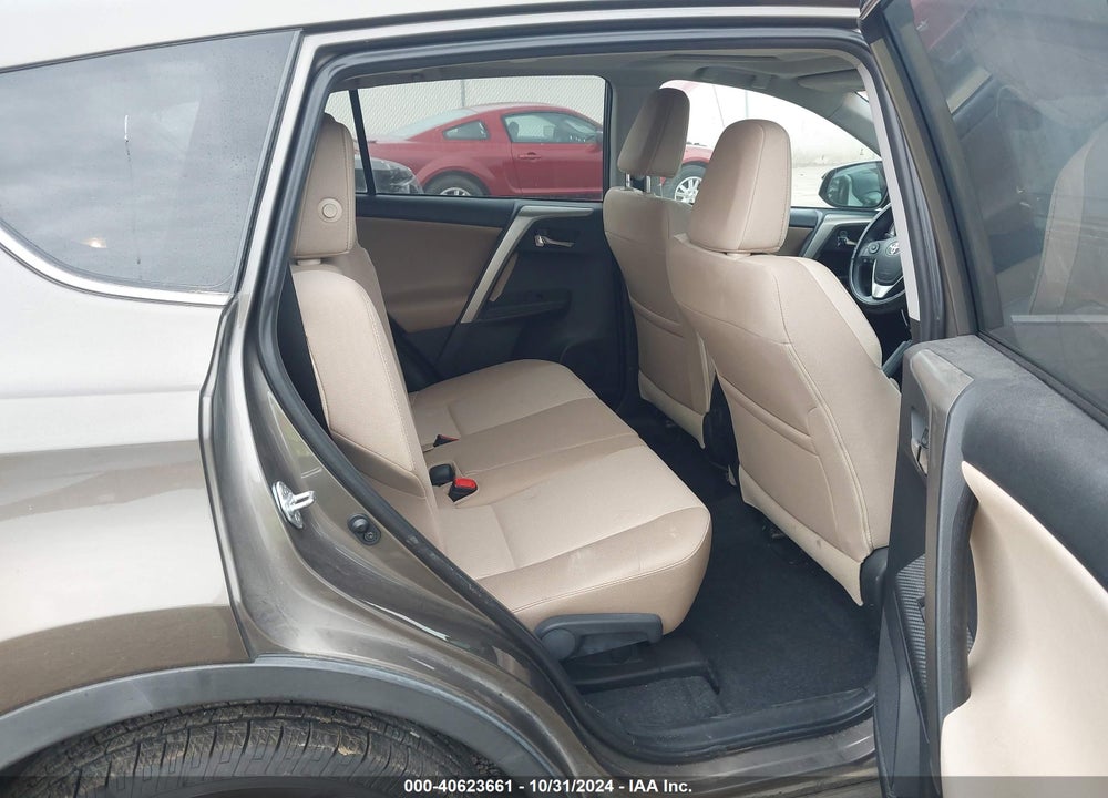 2015 TOYOTA RAV4 XLE VIN: 2T3WFREV8FW205359
