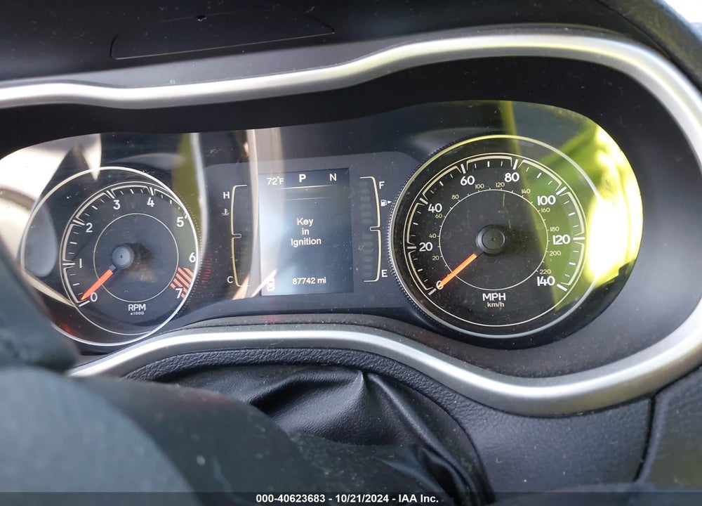 2015 JEEP CHEROKEE LATITUDE VIN: 1C4PJLCB9FW506698