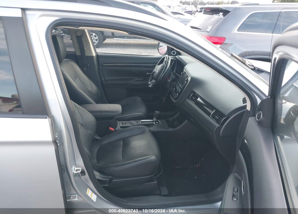 2016 MITSUBISHI OUTLANDER SEL VIN: JA4AD3A38GZ055377