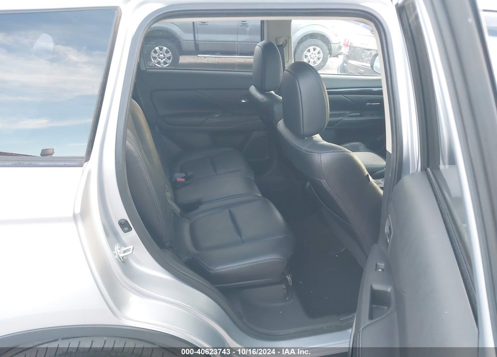 2016 MITSUBISHI OUTLANDER SEL VIN: JA4AD3A38GZ055377