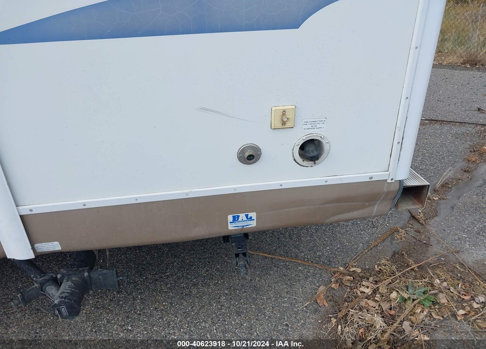 2003 FLEETWOOD TRAVEL TRAILER VIN: 1EC1H272731590349