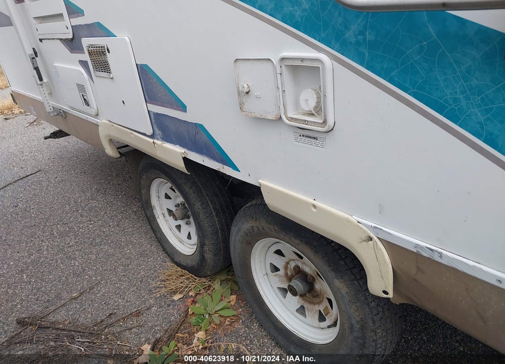 2003 FLEETWOOD TRAVEL TRAILER VIN: 1EC1H272731590349