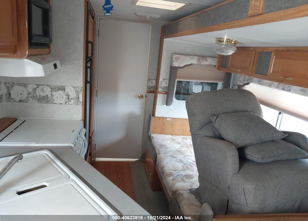 2003 FLEETWOOD TRAVEL TRAILER VIN: 1EC1H272731590349