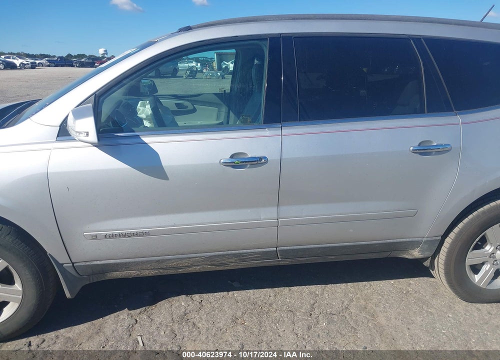 2009 CHEVROLET TRAVERSE LT VIN: 1GNER23D49S101637