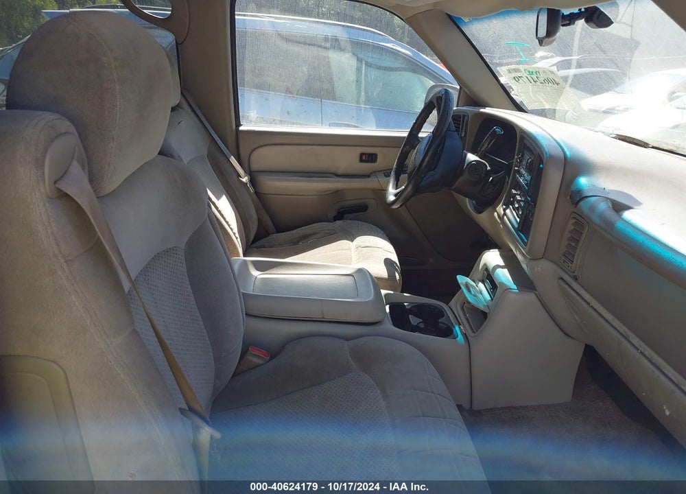 2001 CHEVROLET TAHOE LS VIN: 1GNEC13T71R125347