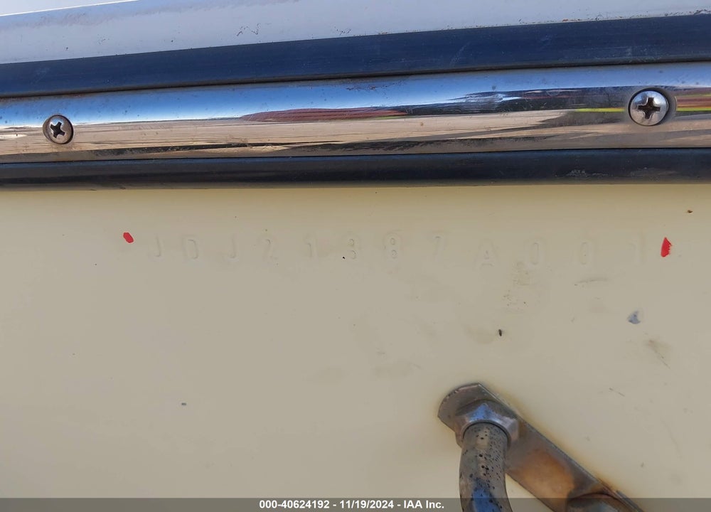 2001 CONTENDER BOAT VIN: JDJ21387A001
