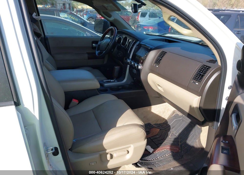 2011 TOYOTA SEQUOIA PLATINUM 5.7L V8 VIN: 5TDDW5G19BS050813