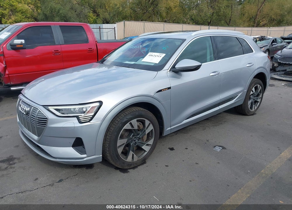 2022 AUDI E-TRON PREMIUM QUATTRO VIN: WA1AAAGE5NB005046