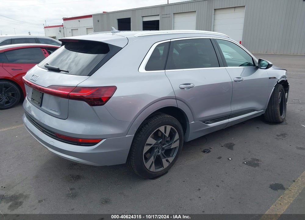 2022 AUDI E-TRON PREMIUM QUATTRO VIN: WA1AAAGE5NB005046