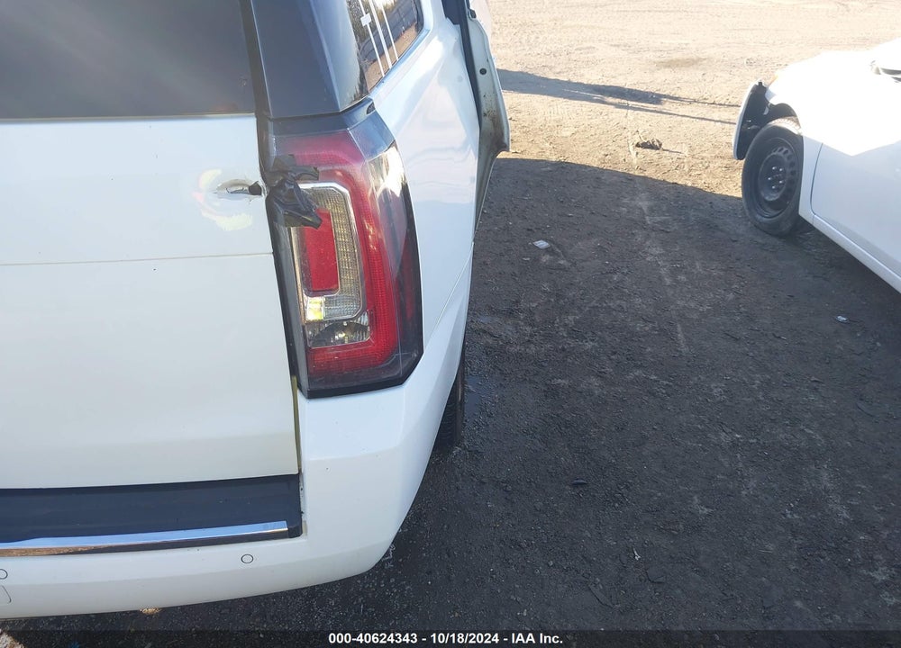 2017 GMC YUKON DENALI VIN: 1GKS2CKJ5HR138249