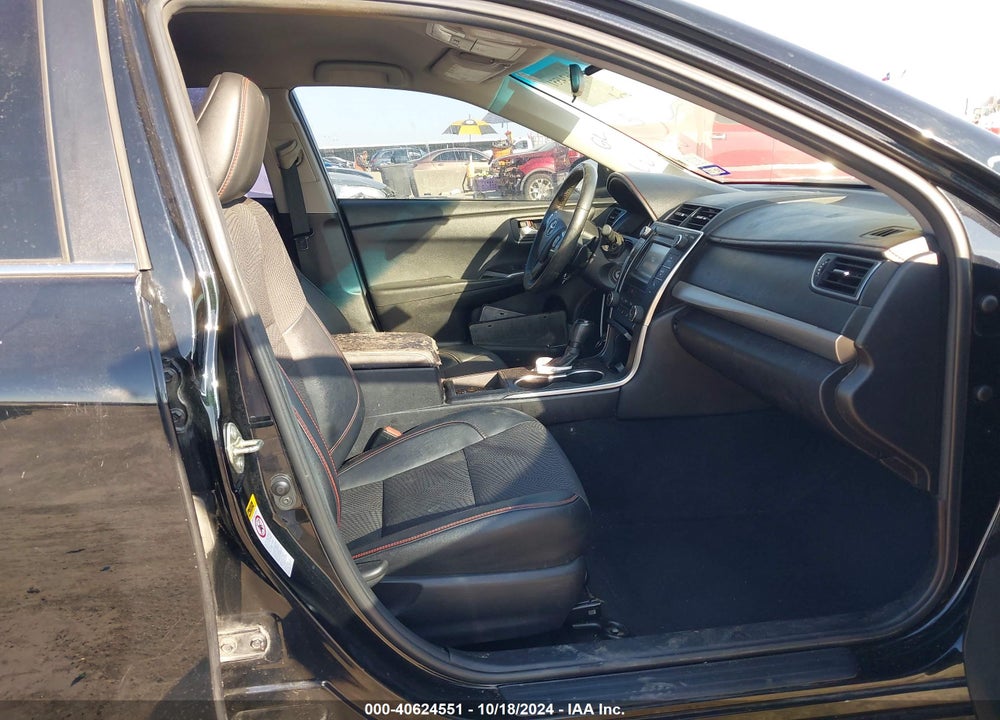 2017 TOYOTA CAMRY SE VIN: 4T1BF1FK7HU453330