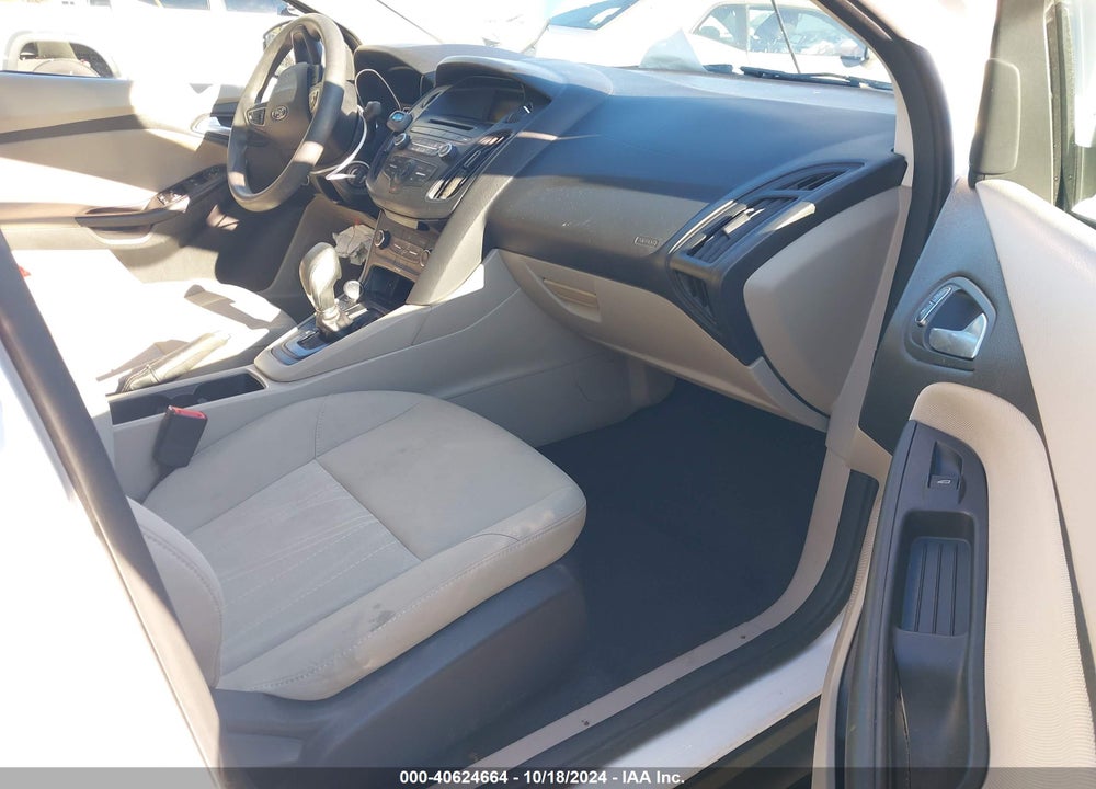2017 FORD FOCUS SE VIN: 1FADP3F29HL336818
