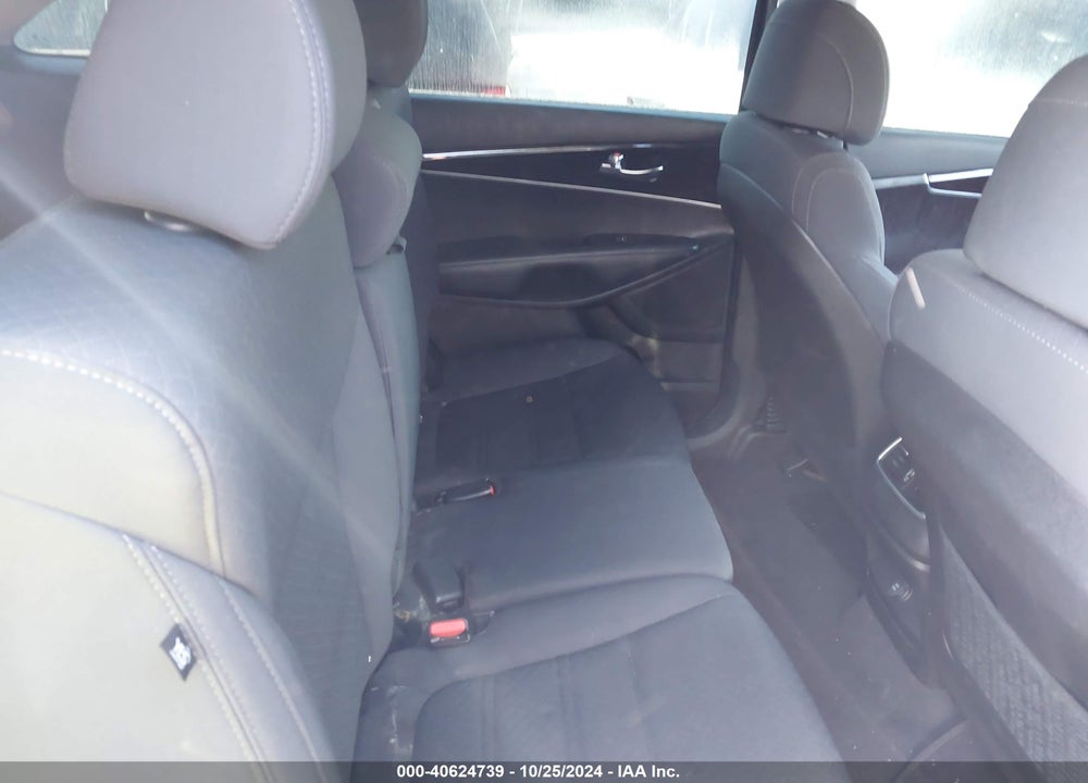 2017 KIA SORENTO 2.4L L VIN: 5XYPG4A38HG284039