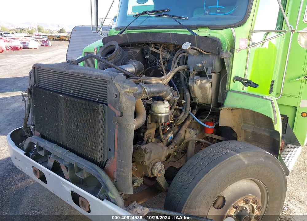 2004 KENWORTH CONSTRUCTION T300 VIN: 2NKMHY7X64M057080