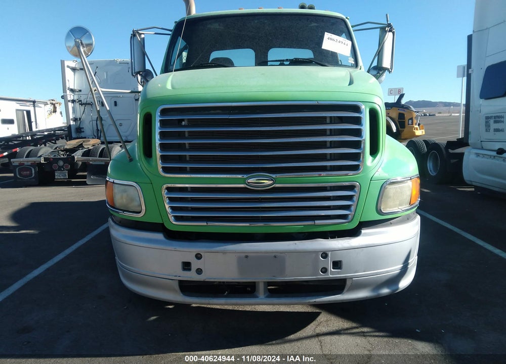 2000 STERLING TRUCK A 9500 VIN: 2FWWHZYB7YAG92340