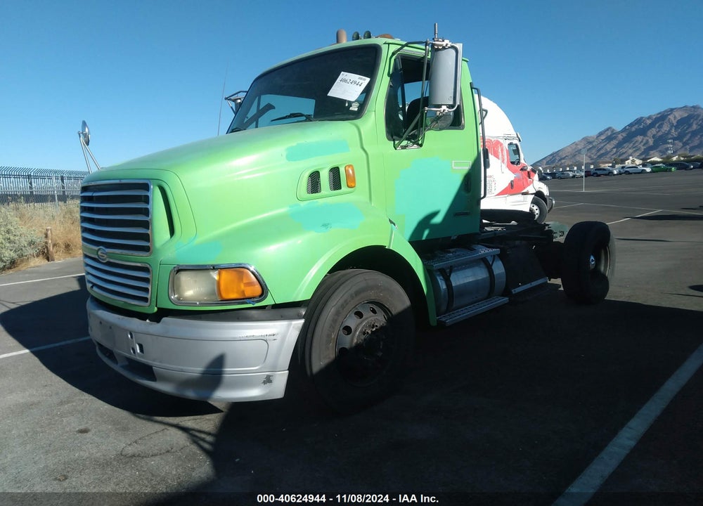 2000 STERLING TRUCK A 9500 VIN: 2FWWHZYB7YAG92340