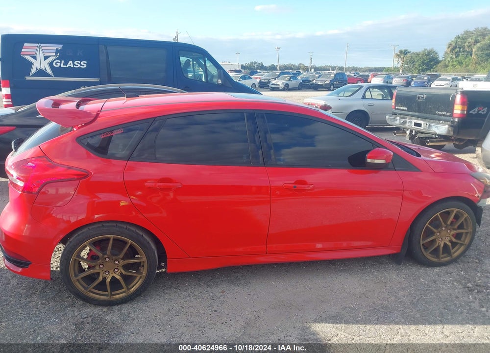 2017 FORD FOCUS ST VIN: 1FADP3L98HL290030