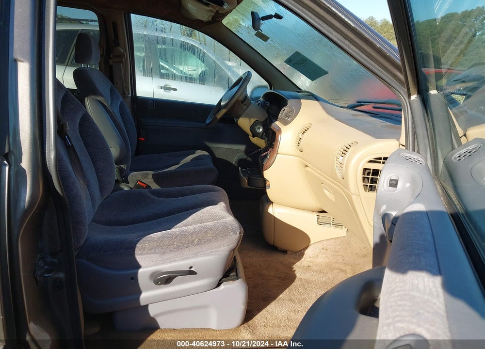 1999 CHRYSLER TOWN & COUNTRY LX VIN: 1C4GP54L5XB821492