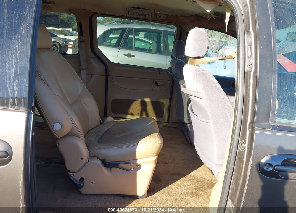 1999 CHRYSLER TOWN & COUNTRY LX VIN: 1C4GP54L5XB821492