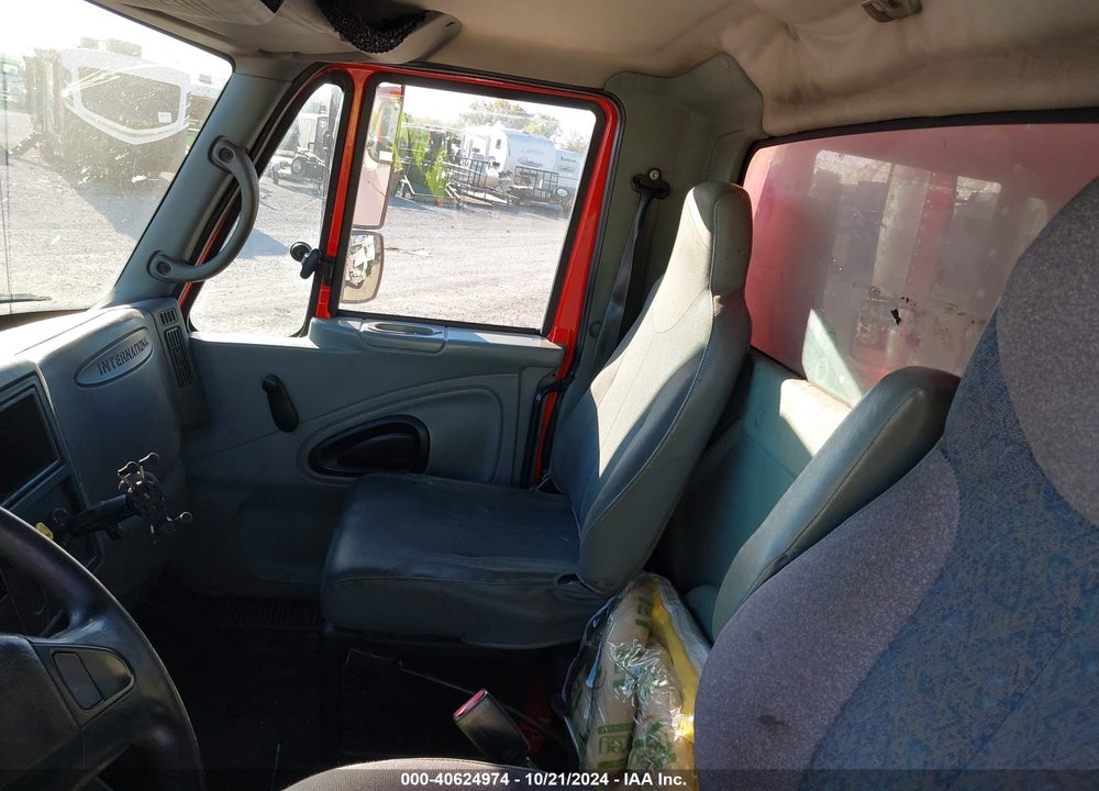 2005 INTERNATIONAL 4000 4400 VIN: 1HTMKAAN55H101168