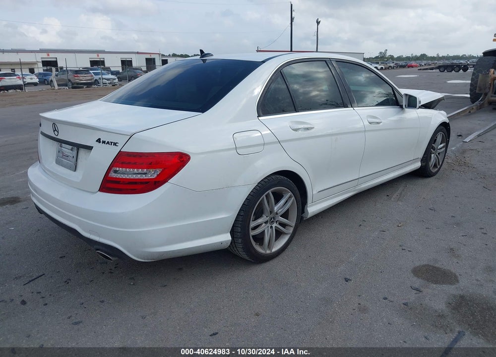 2013 MERCEDES-BENZ C 300 LUXURY 4MATIC/SPORT 4MATIC VIN: WDDGF8AB9DG132494