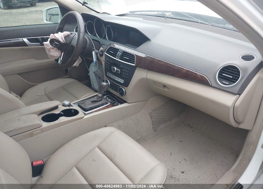 2013 MERCEDES-BENZ C 300 LUXURY 4MATIC/SPORT 4MATIC VIN: WDDGF8AB9DG132494