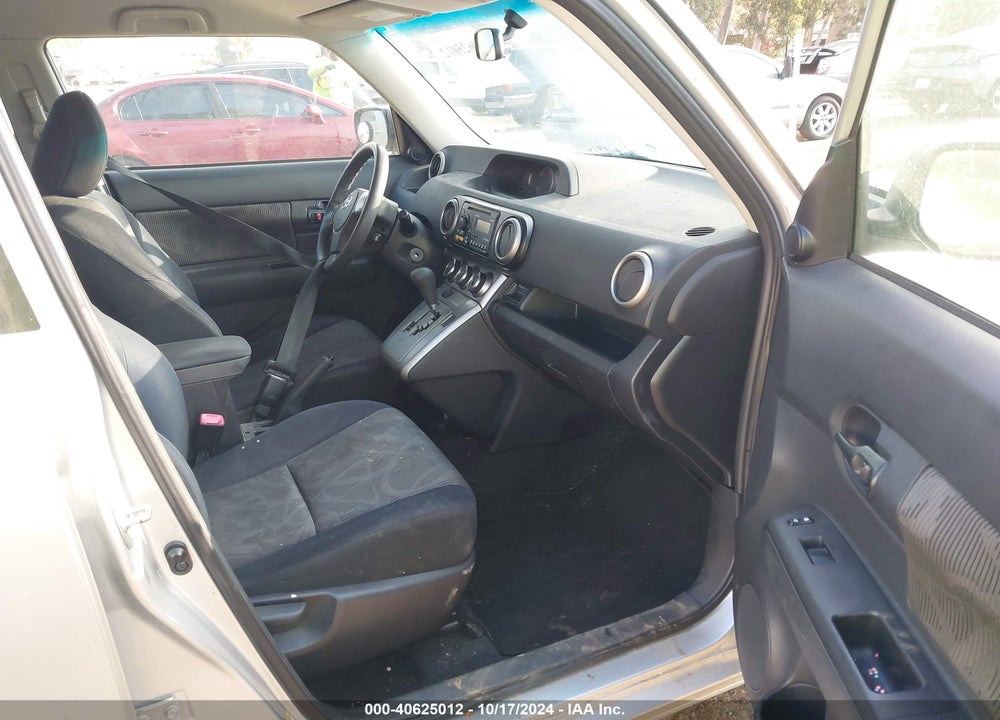 2013 SCION XB VIN: JTLZE4FE7DJ031382