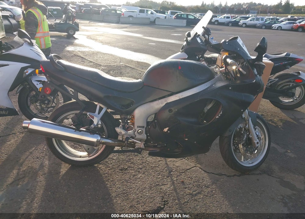2001 TRIUMPH MOTORCYCLE SPRINT ST VIN: SMT600FM71J117155