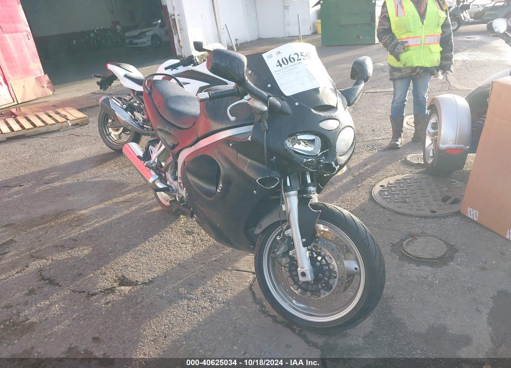 2001 TRIUMPH MOTORCYCLE SPRINT ST VIN: SMT600FM71J117155