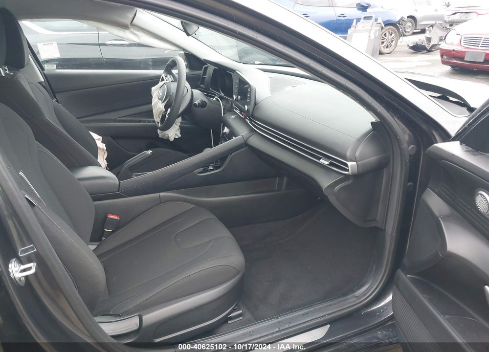 2022 HYUNDAI ELANTRA VIN: 5NPLM4AG5NH085092
