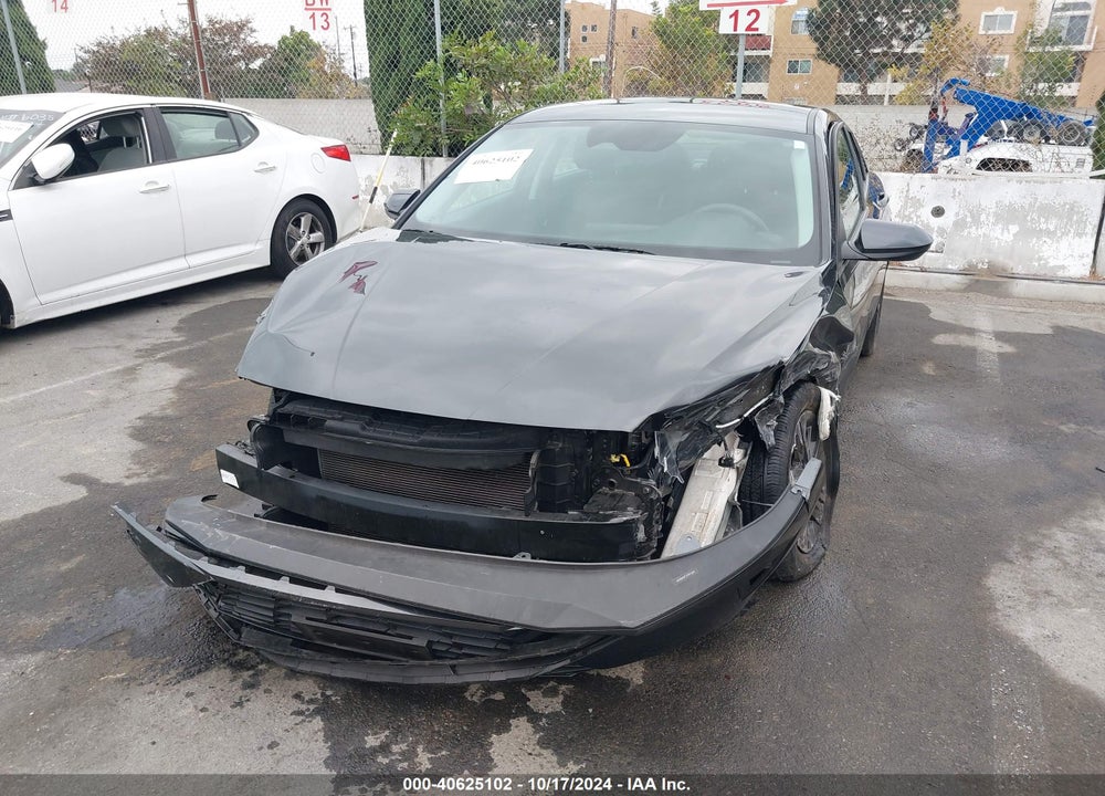 2022 HYUNDAI ELANTRA VIN: 5NPLM4AG5NH085092