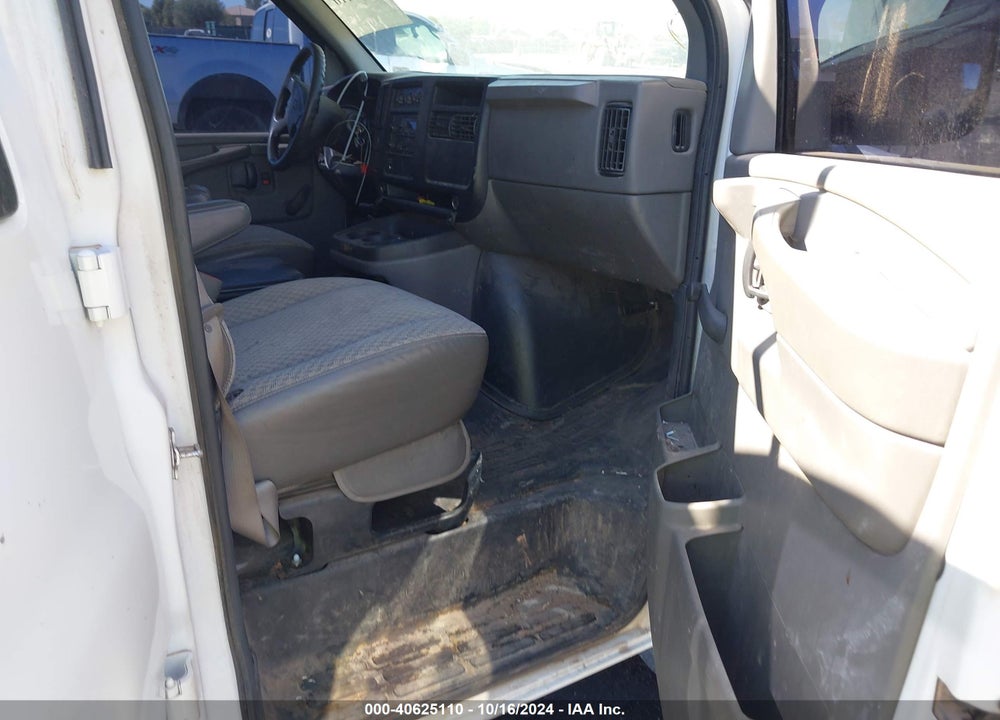 2006 CHEVROLET EXPRESS WORK VAN VIN: 1GCGG25V261150088