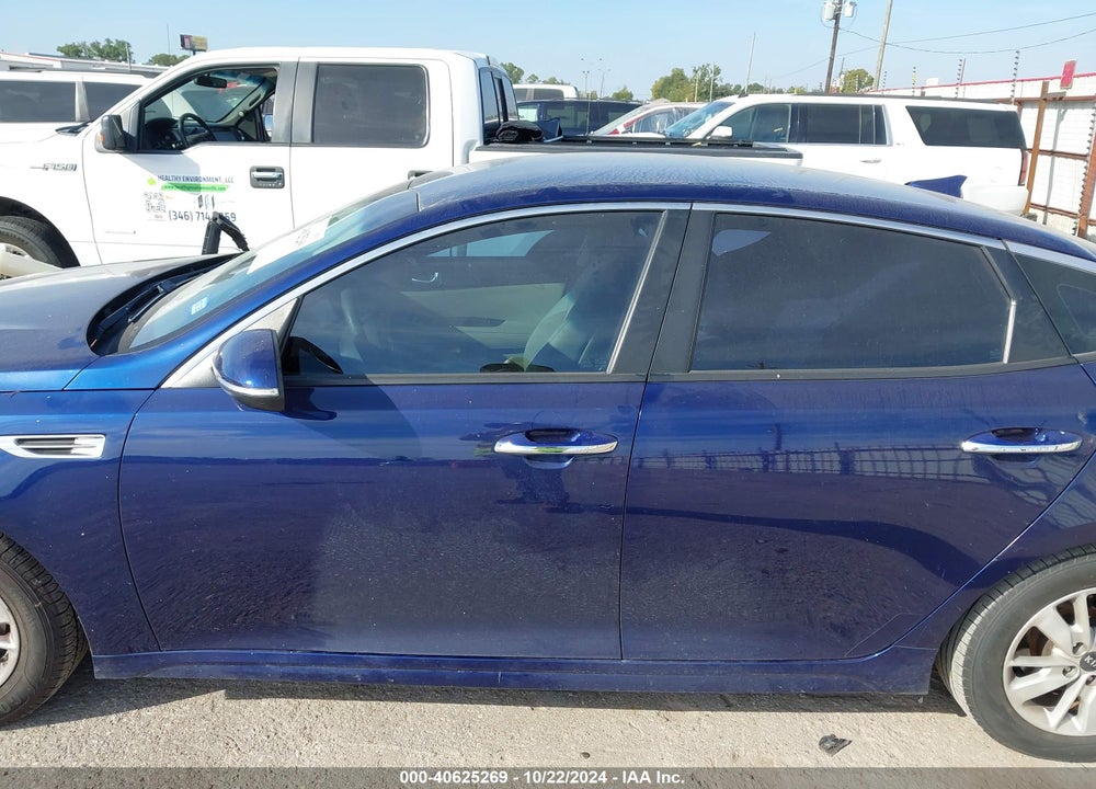 2018 KIA OPTIMA LX VIN: 5XXGT4L35JG194298