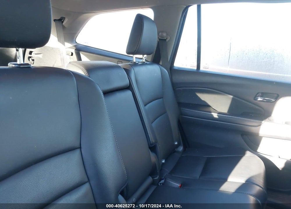 2018 HONDA PILOT EX-L VIN: 5FNYF5H50JB029077