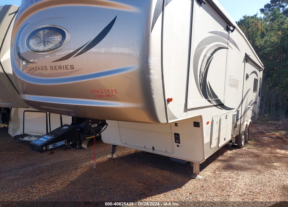 2018 FOREST RIVER COLUBUS 298RLC  /COMPASS SERIES VIN: 4X4FCMF2XJ6009380
