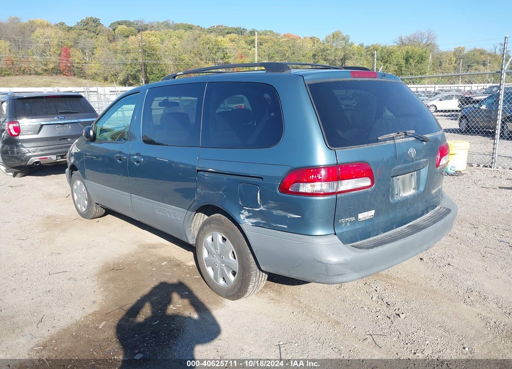 2002 TOYOTA SIENNA CE VIN: 4T3ZF19C32U462463