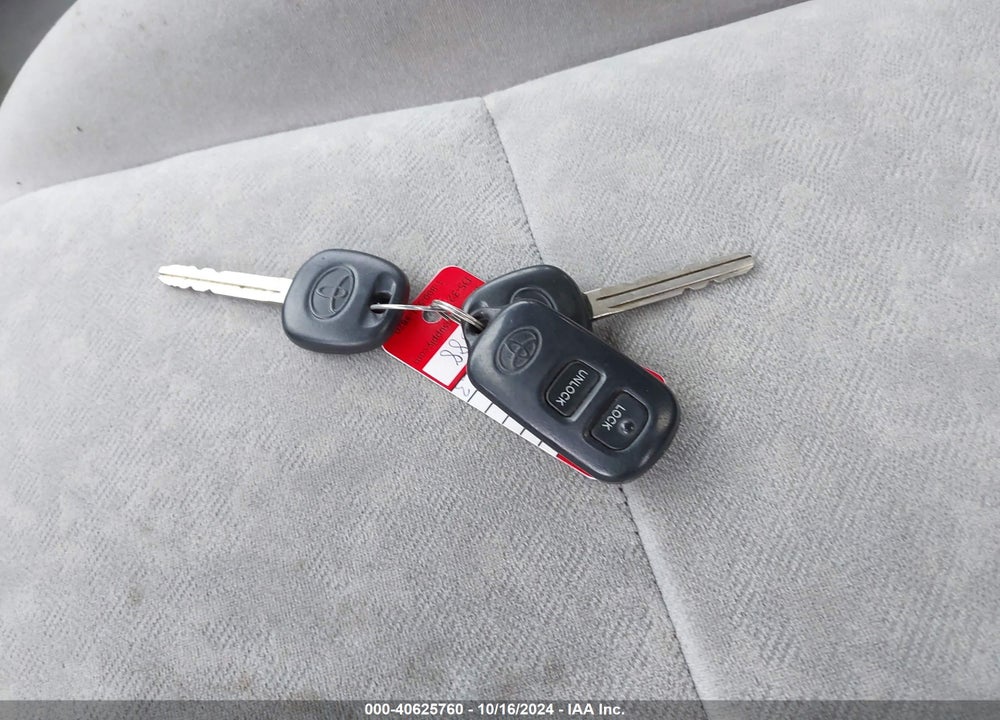 2003 TOYOTA PRIUS VIN: JT2BK18U130082723