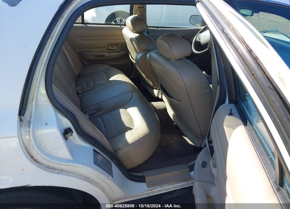 2001 FORD CROWN VICTORIA LX VIN: 2FAFP74W61X185760