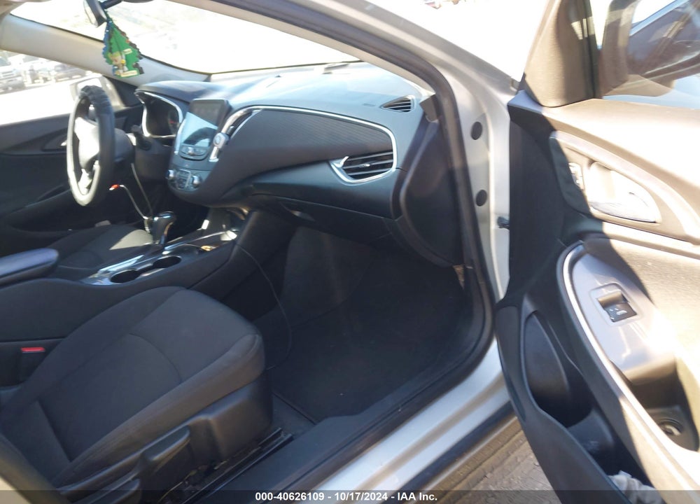 2019 CHEVROLET MALIBU LT VIN: 1G1ZD5ST1KF137537