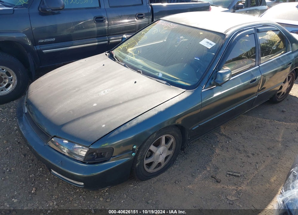 1996 HONDA ACCORD LX/EX VIN: 1HGCD5535TA081899