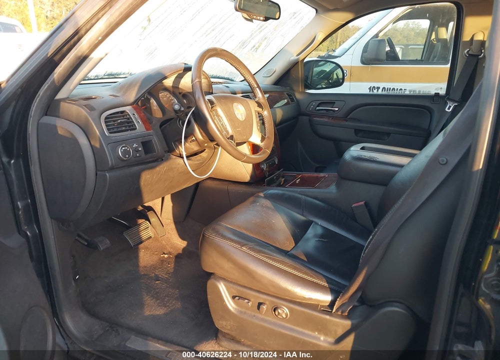 2010 CHEVROLET SUBURBAN 1500 LTZ VIN: 1GNUCKE06AR231664