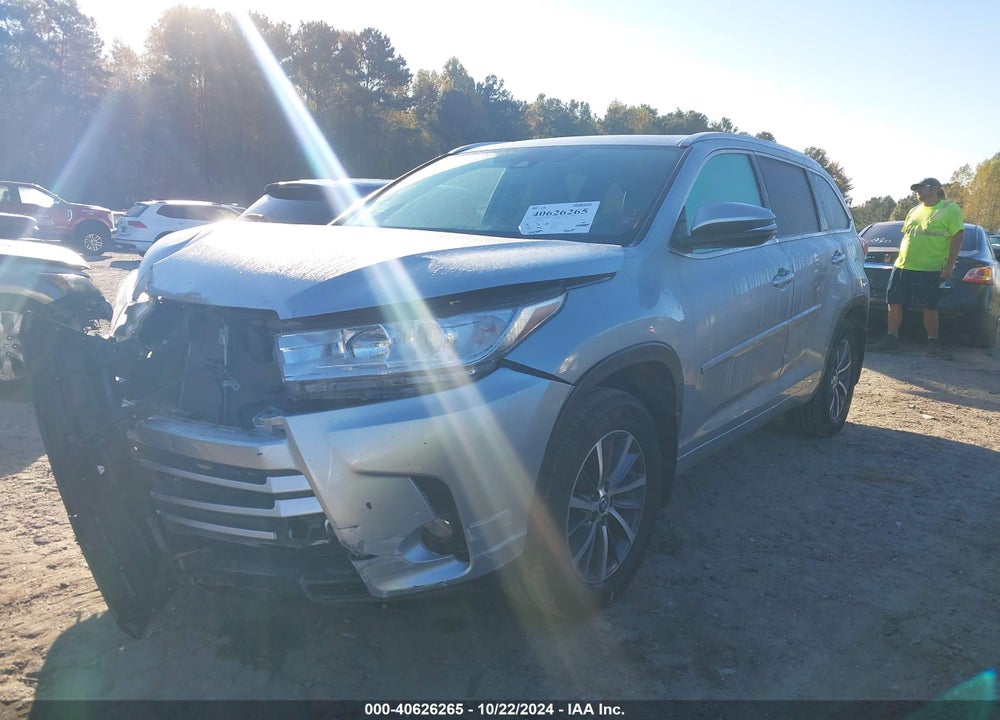 2017 TOYOTA HIGHLANDER XLE VIN: 5TDJZRFH0HS409362