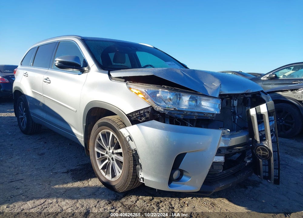 2017 TOYOTA HIGHLANDER XLE VIN: 5TDJZRFH0HS409362