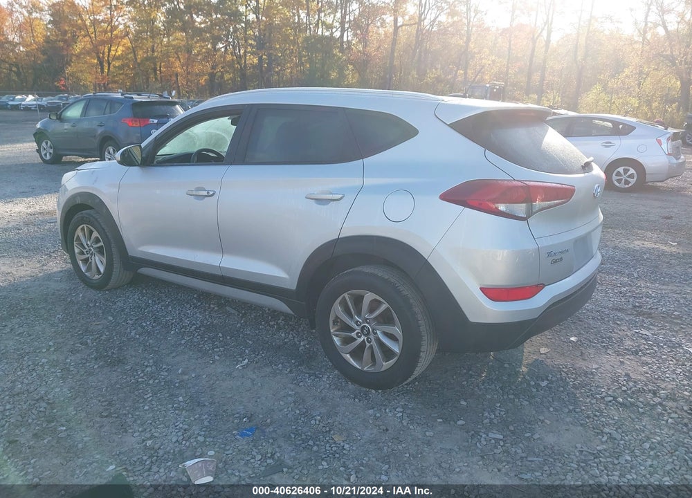 2017 HYUNDAI TUCSON SE VIN: KM8J3CA44HU394231