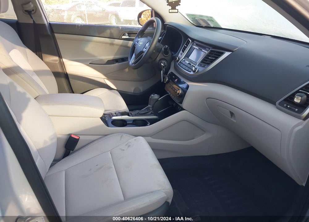 2017 HYUNDAI TUCSON SE VIN: KM8J3CA44HU394231