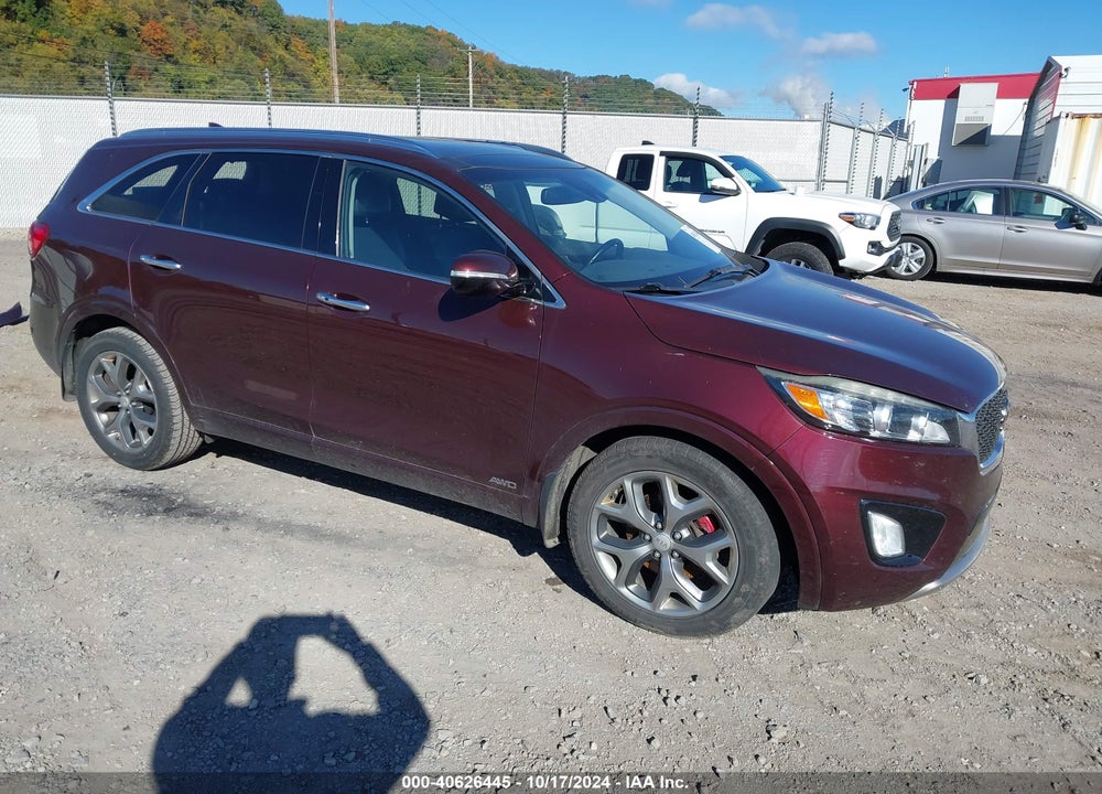 2017 KIA SORENTO 3.3L SX VIN: 5XYPKDA5XHG231195