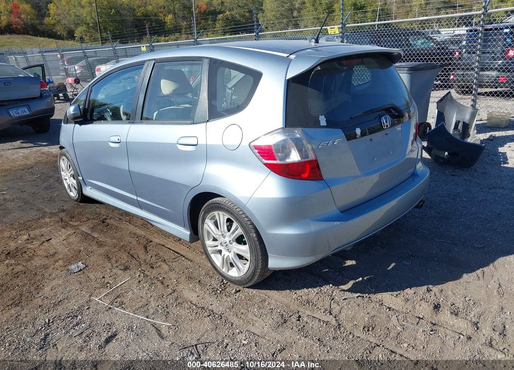2011 HONDA FIT SPORT VIN: JHMGE8H53BC004025
