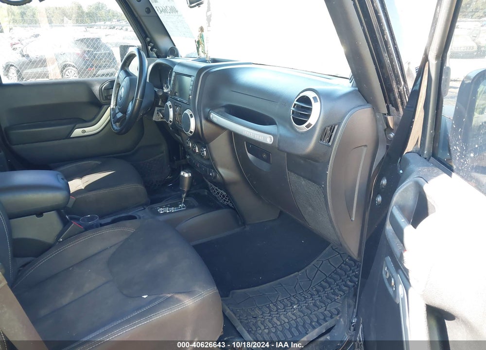 2013 JEEP WRANGLER UNLIMITED SAHARA VIN: 1C4BJWEG3DL592951