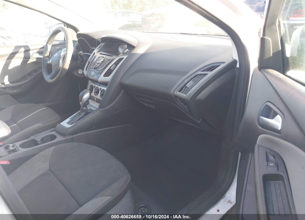 2014 FORD FOCUS SE VIN: 1FADP3K29EL458354