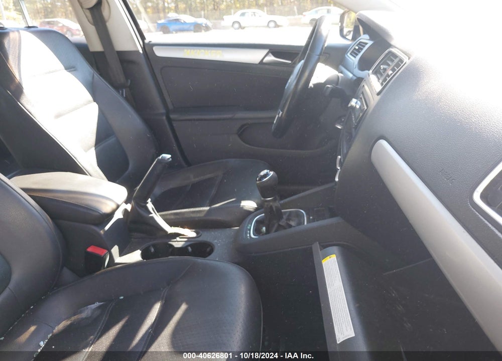 2013 VOLKSWAGEN JETTA 2.5L SE VIN: 3VWBP7AJ4DM357802
